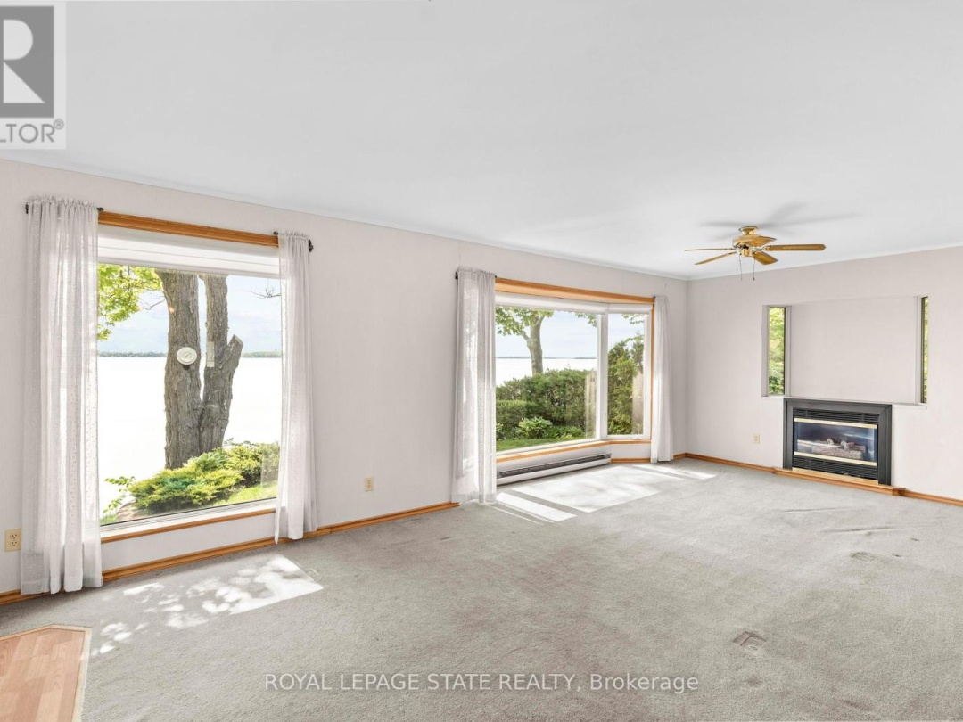 2703 LAKESIDE DRIVE, 