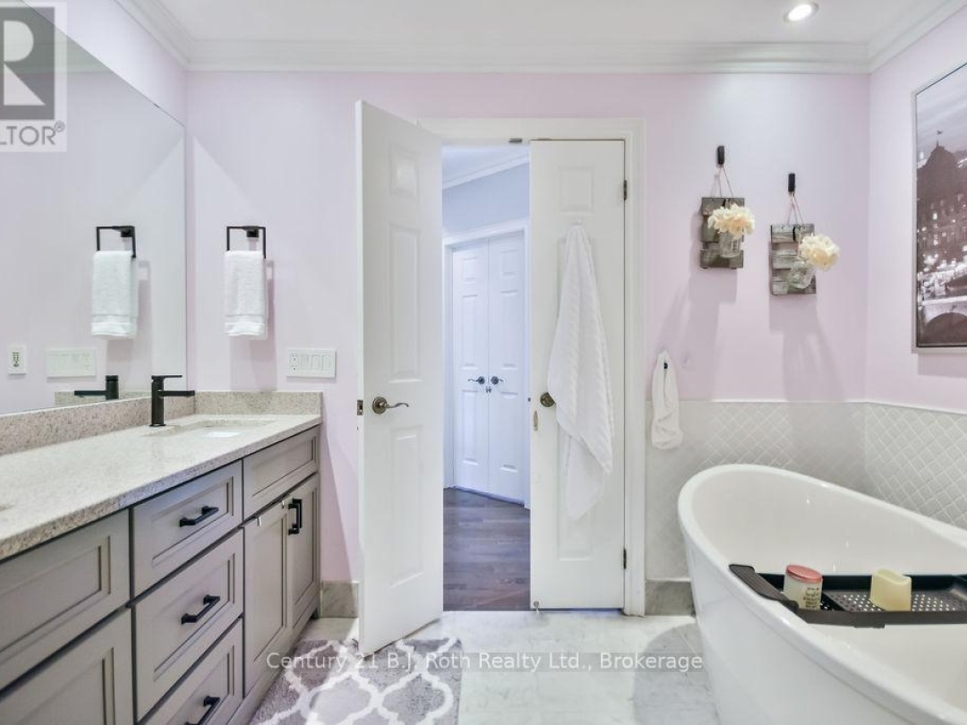 507 110 Steamship Bay Road, Lake Muskoka