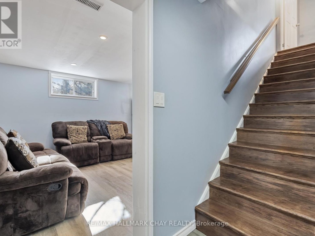 5810 Lowanda Lane, Ramara