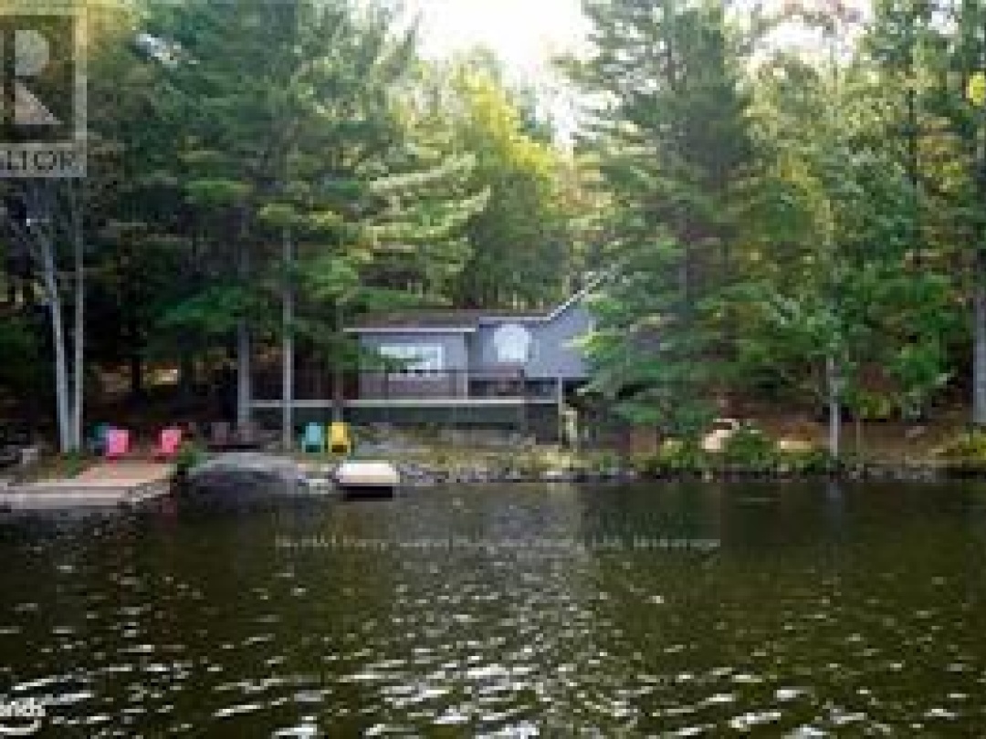 121 Healey, Healey Lake