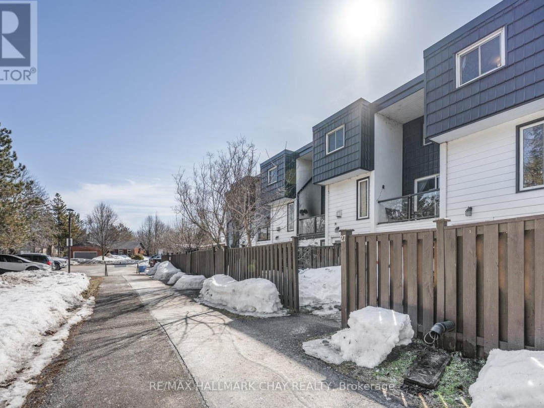 27 40 Victoria Crescent, Orillia