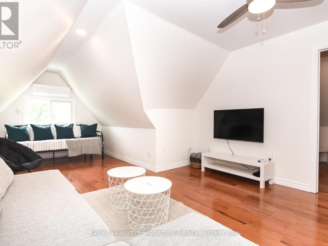 18 OAK STREET, 