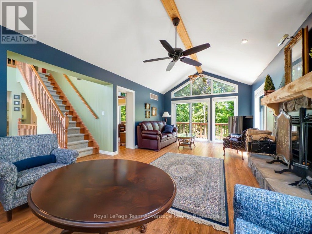 3 LYNDSEY LANE, Manitouwabing Lake