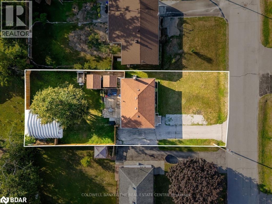 7 LEACH Street, 