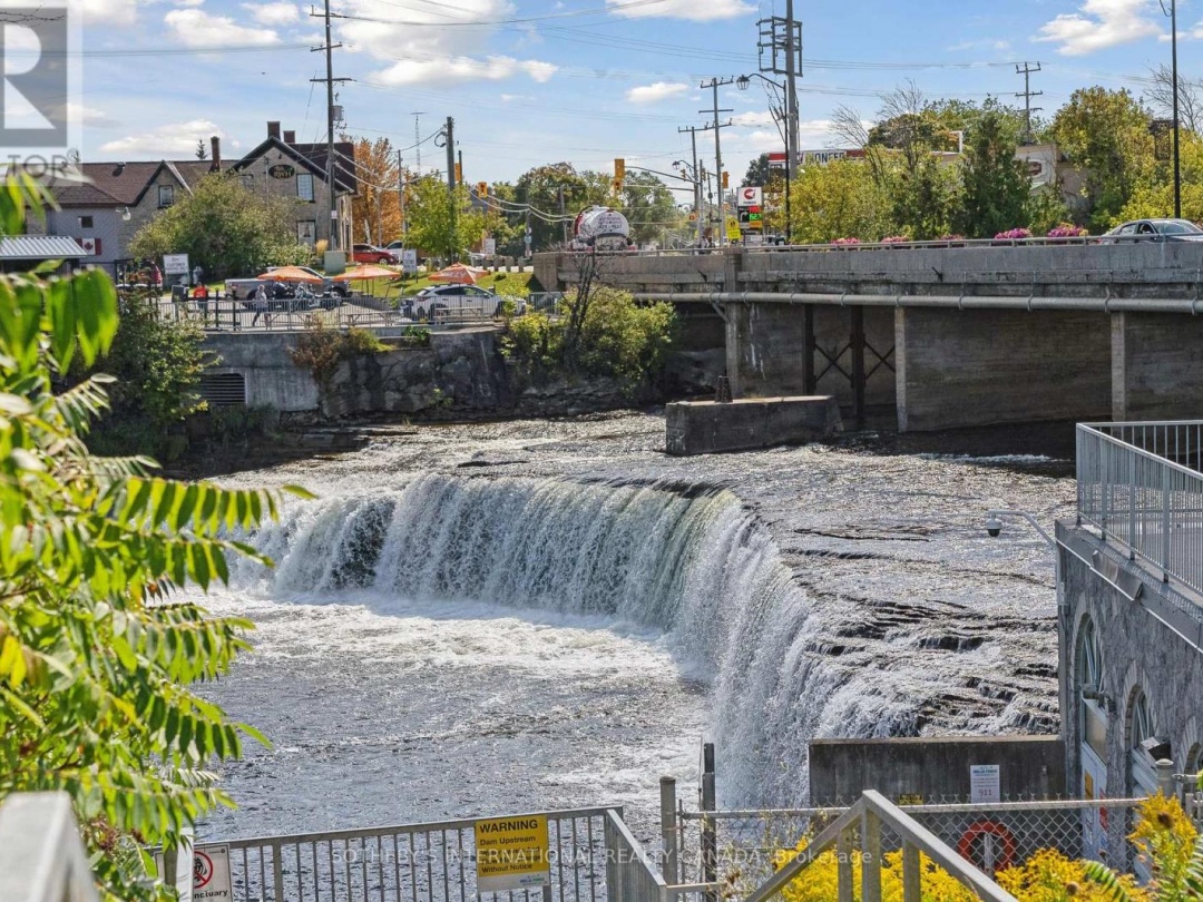 17 - 19B WEST ST N STREET, 