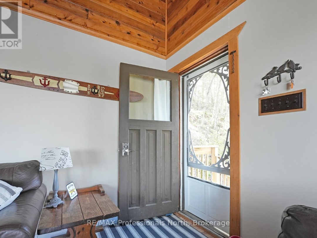 1017 Dunn Road, Haliburton Lake