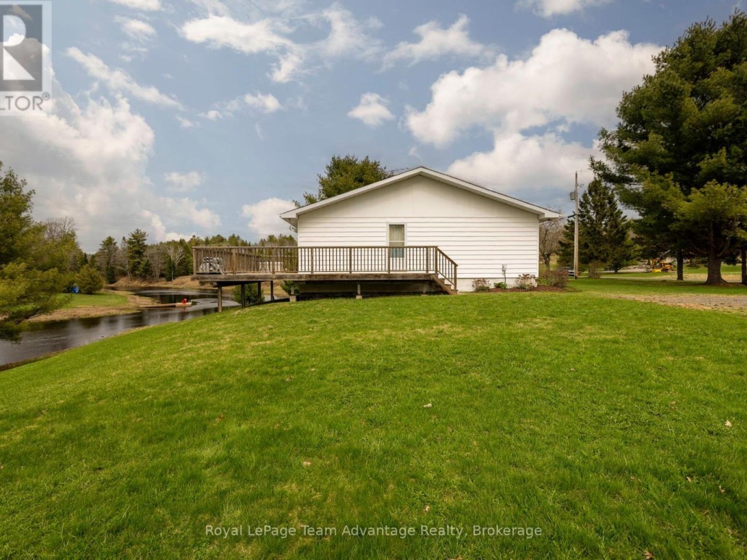 142 Broadbent Road, Manitouwabing Lake