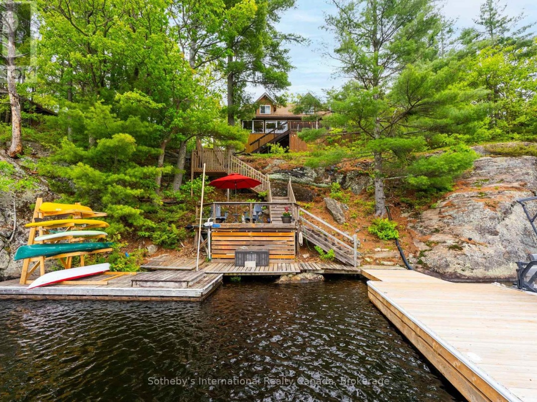 5760 Kahshe Lake, Kahshe Lake