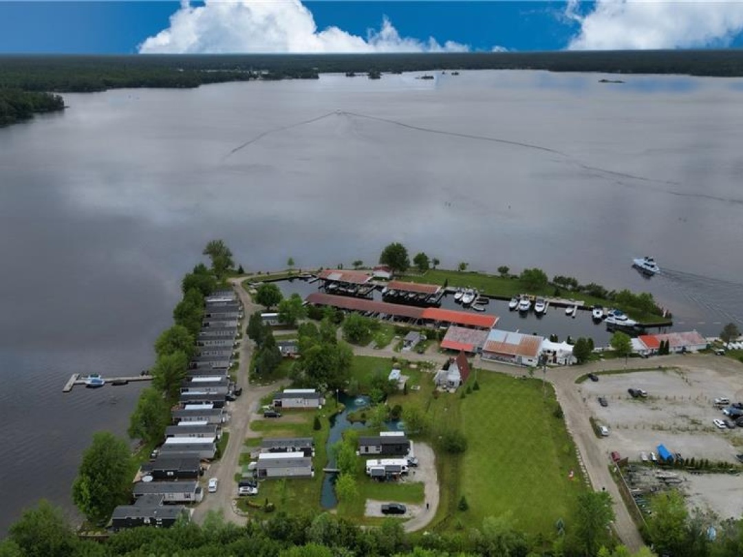 3500 LAUDERDALE POINT Crescent Unit# 17, 