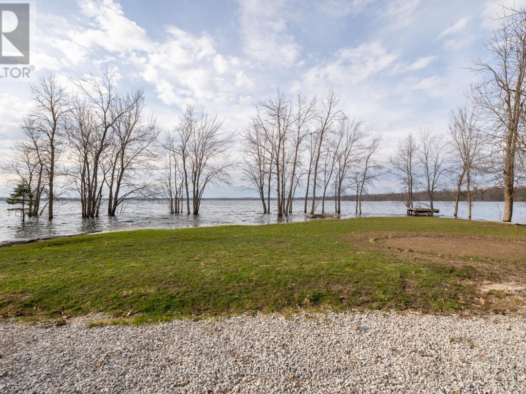 6386 Bluebird Street, St John Lake