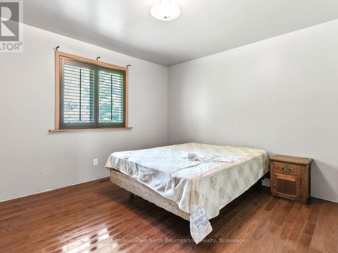1144 BOSHKUNG LAKE ROAD, 