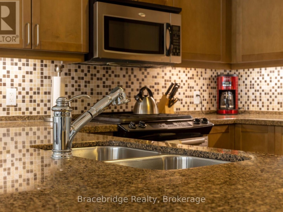 G104-D2 - 1869 MUSKOKA ROAD 118 HIGHWAY W, 