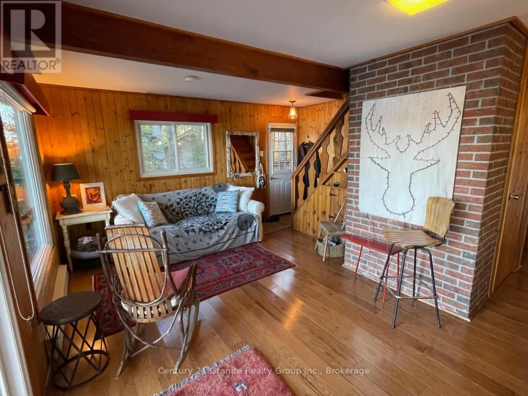 1038 BROKEN PADDLE ROAD, 