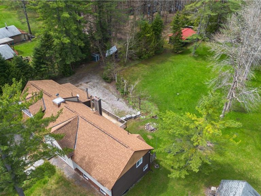 1936 PENINSULA POINT Road, 