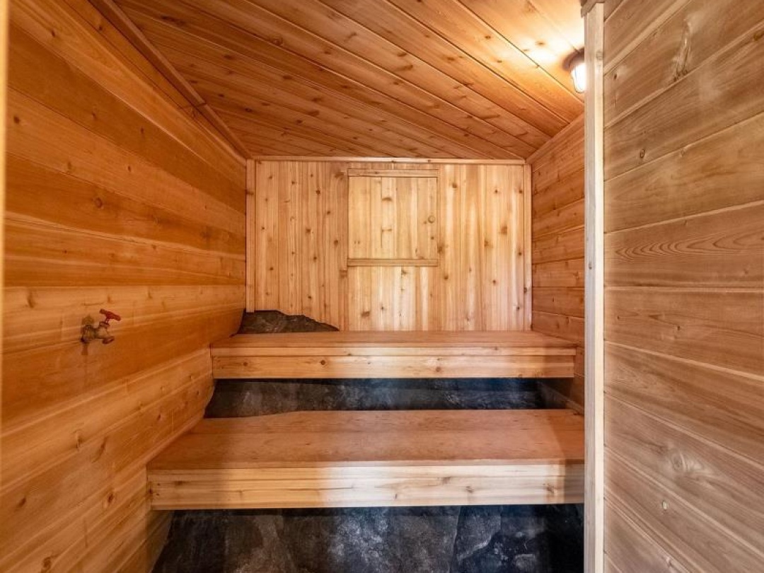 45 PINETREE ROAD, Loon Lake