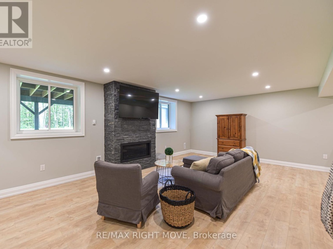 2272 Monck Road, Ramara