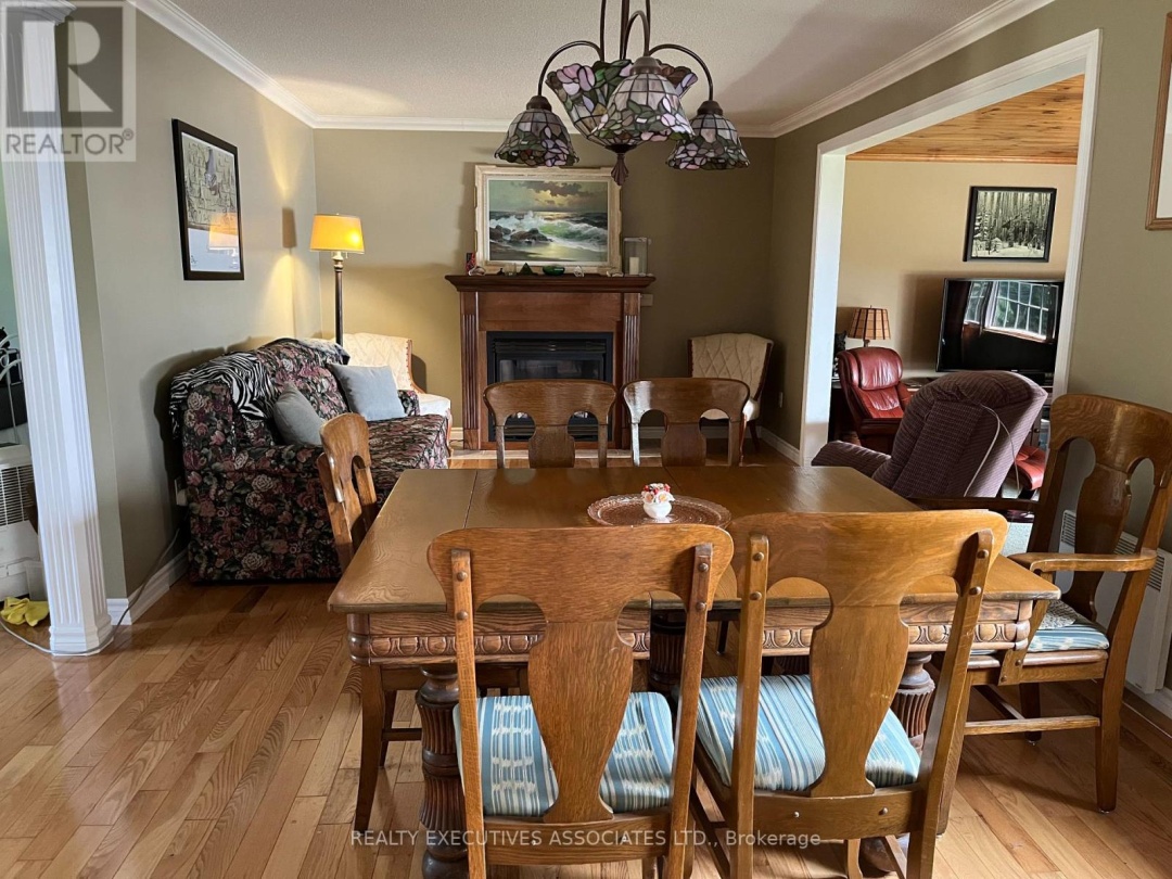 22 LAKEVIEW BOULEVARD, 