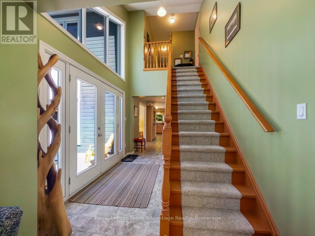3 LYNDSEY LANE, Manitouwabing Lake
