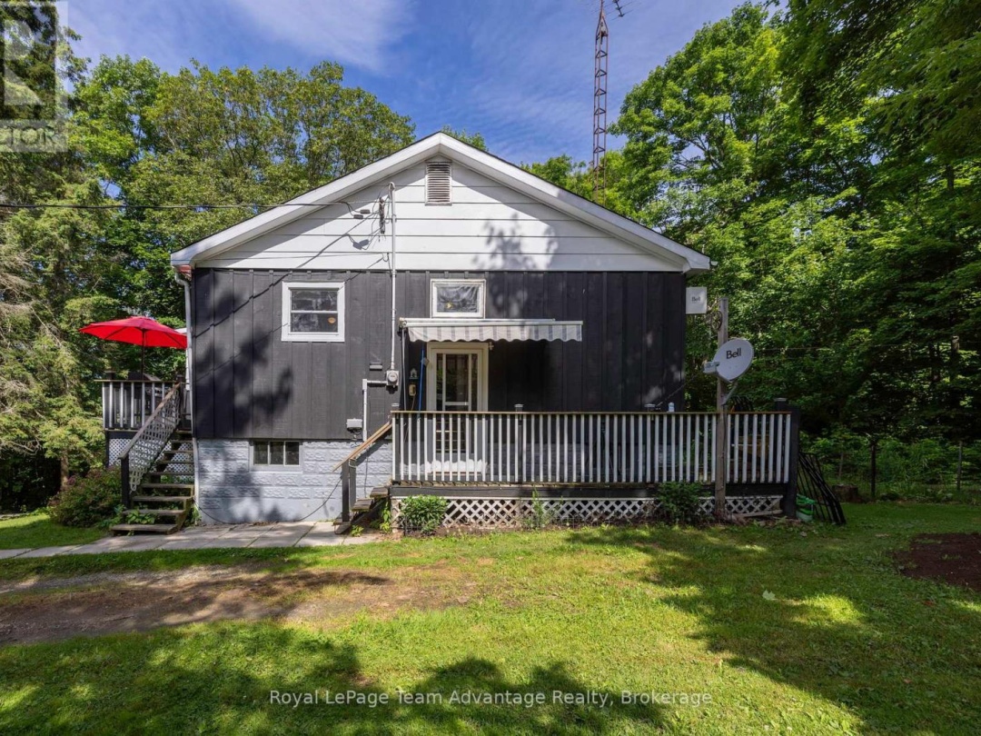 9 WOODS LANE, 