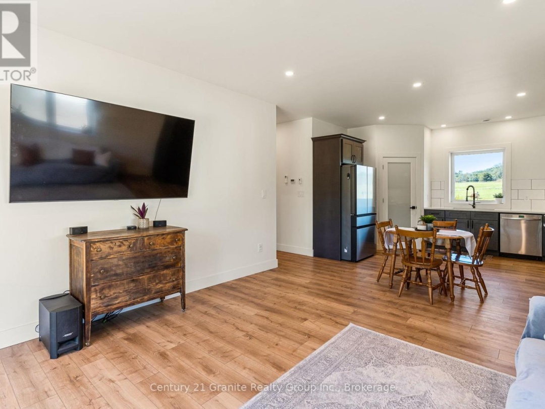 4324 Deep Bay Road, Gull Lake
