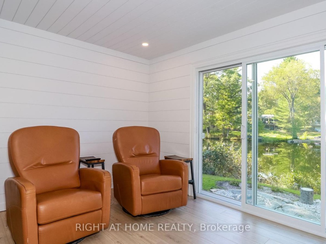 8150 Laidlaw Avenue, Severn Lake