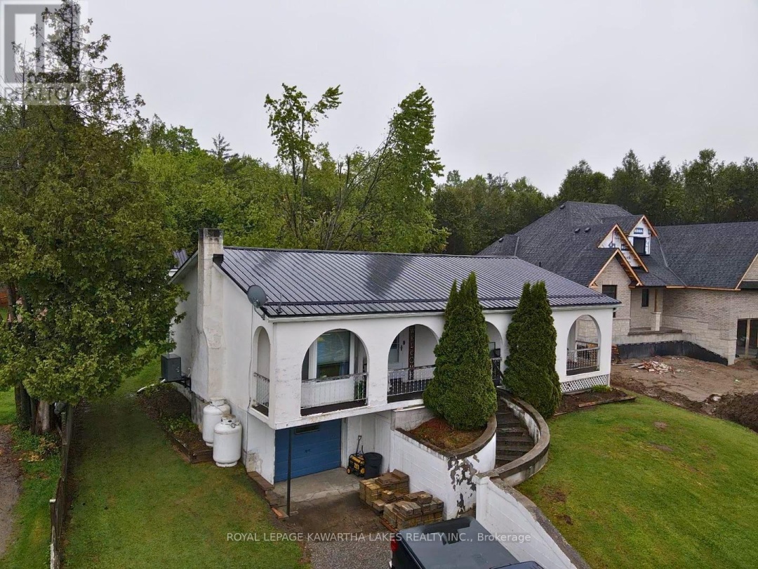 835 Cedar Glen Road, Sturgeon Lake