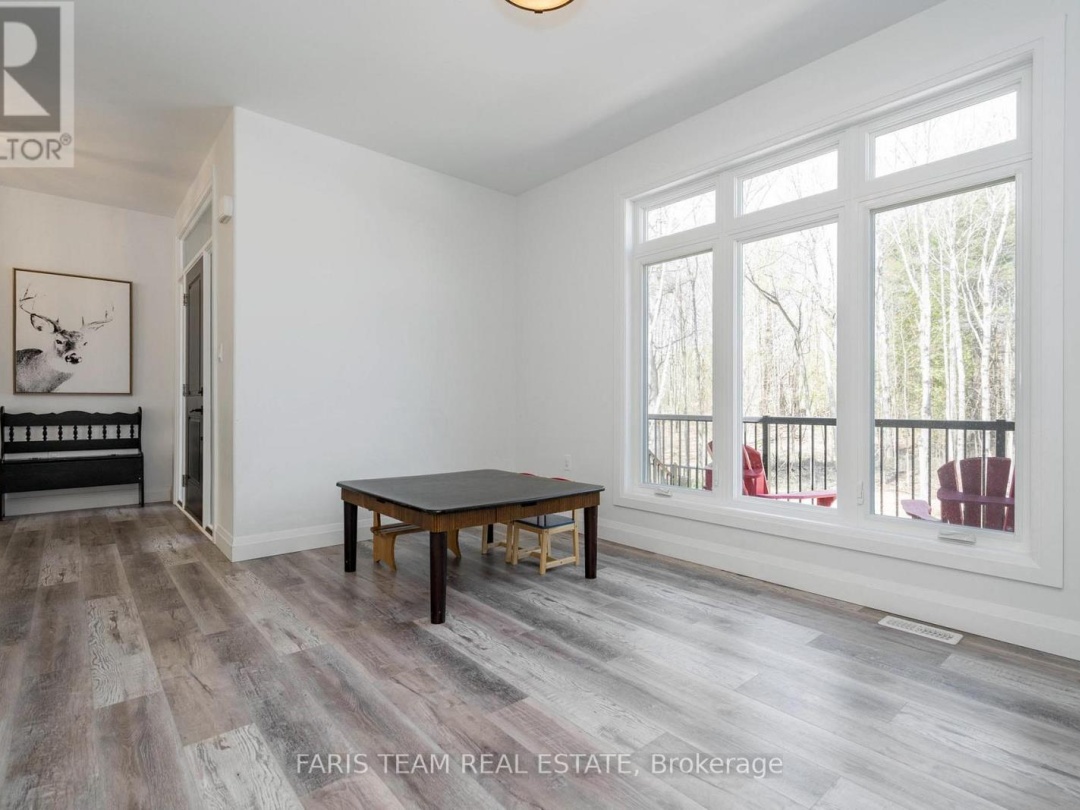 151 Mount Saint Louis Road E, Coldwater Lake
