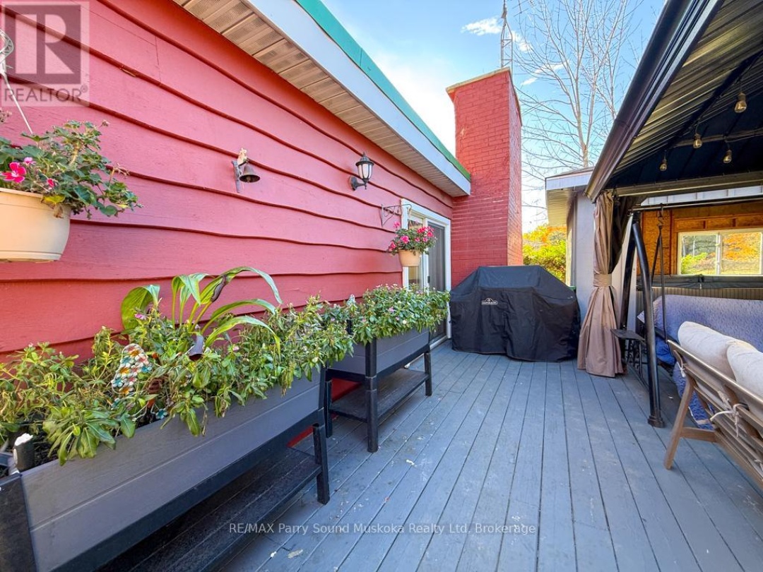 1862 DIVISION ROAD W, 