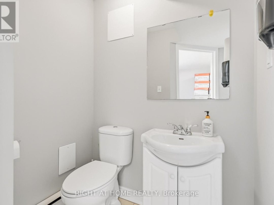 32 MATCHEDASH STREET N, 