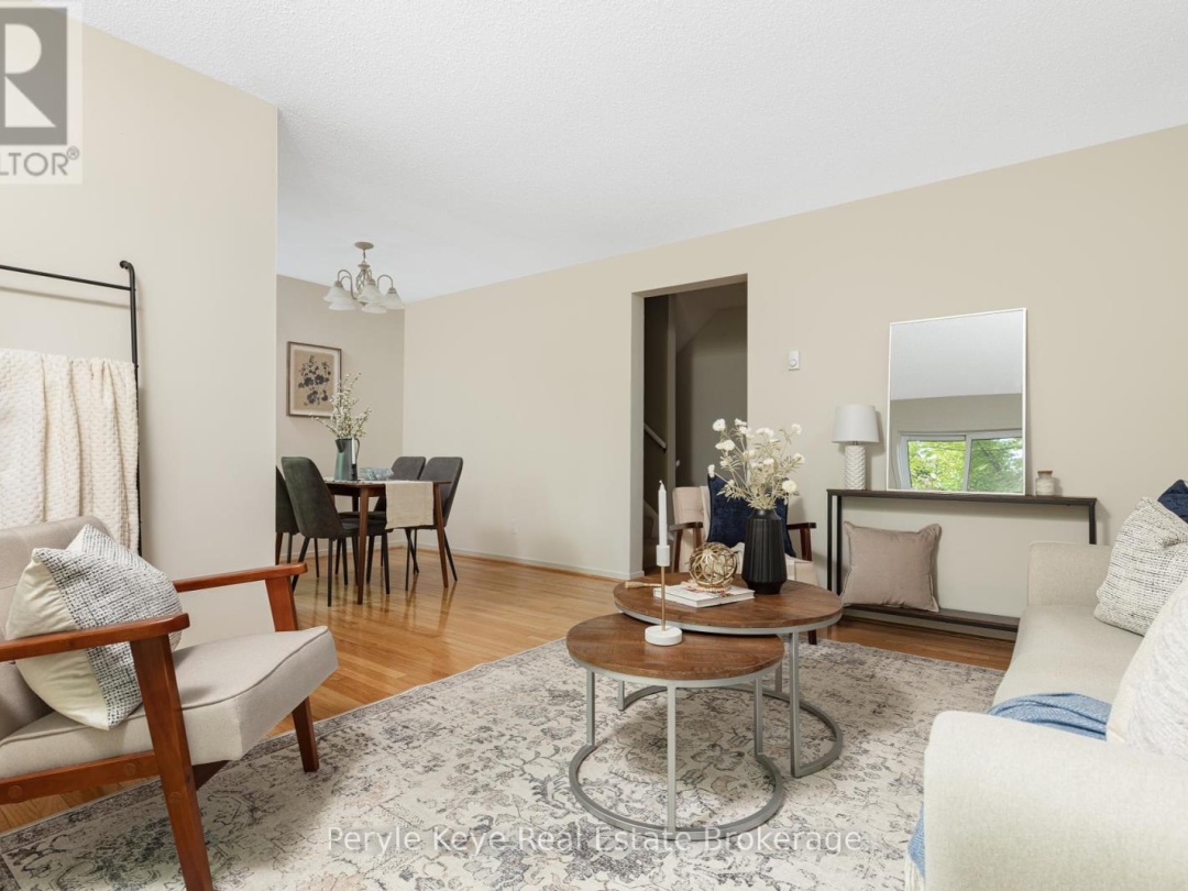 2 63 Southbank Drive, Lake Muskoka
