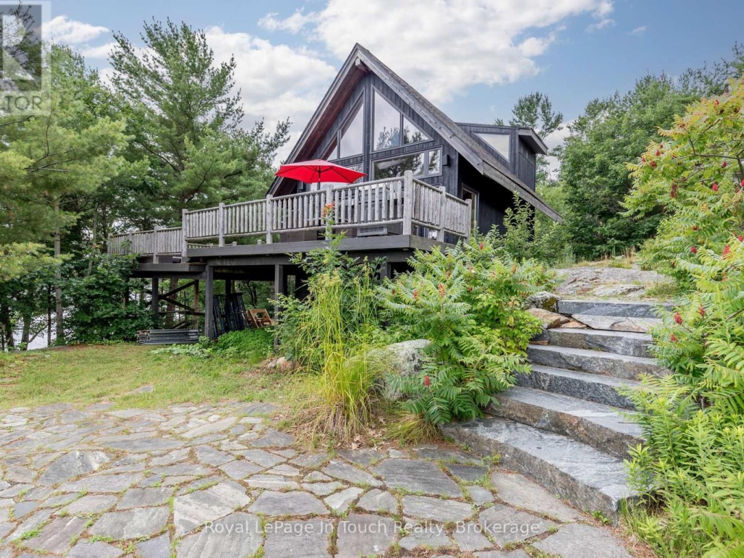 B686-8 DERBYSHIRE ISLAND, Georgian Bay