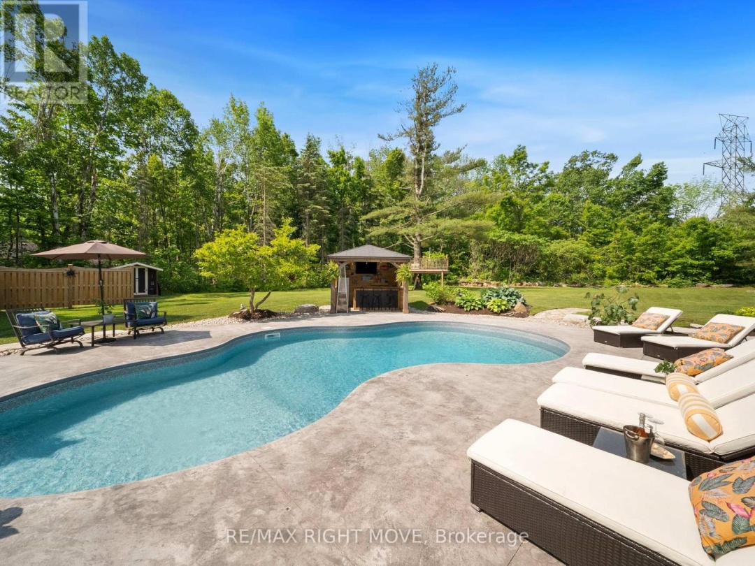 1948 CARRIAGE COURT, 