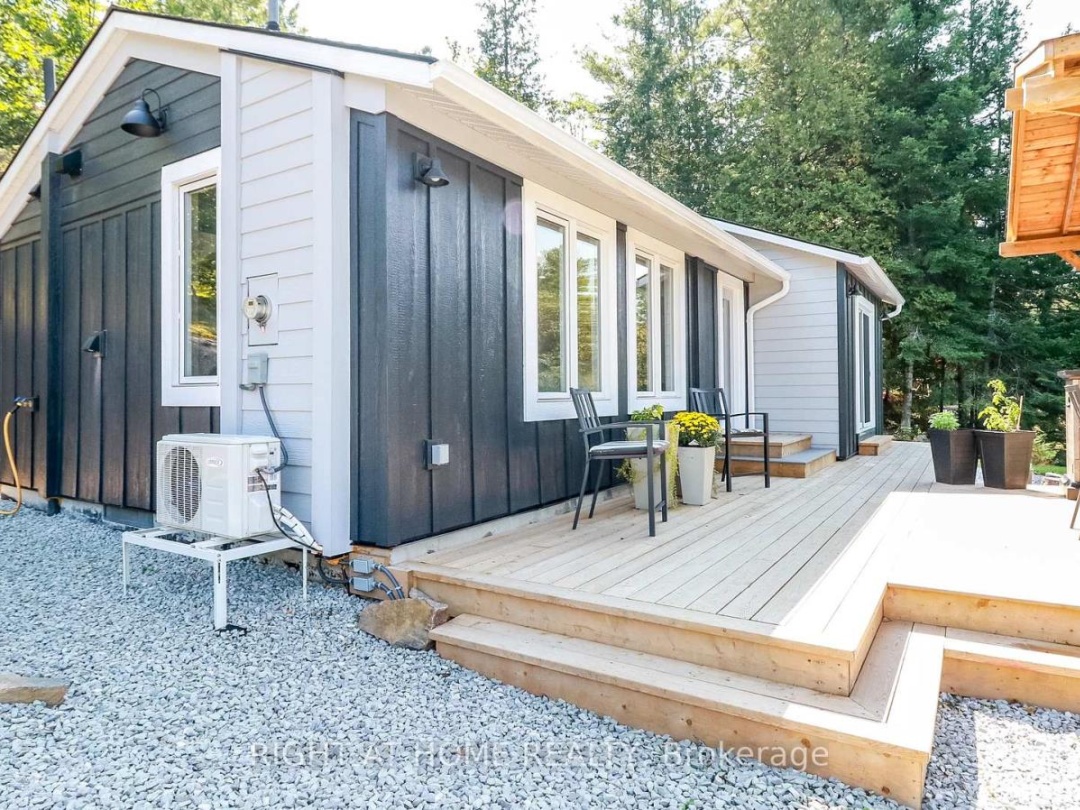 8150 Laidlaw Avenue, Severn Lake