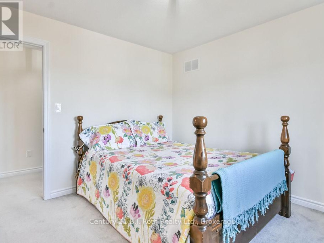3040 ORION BOULEVARD, Orillia