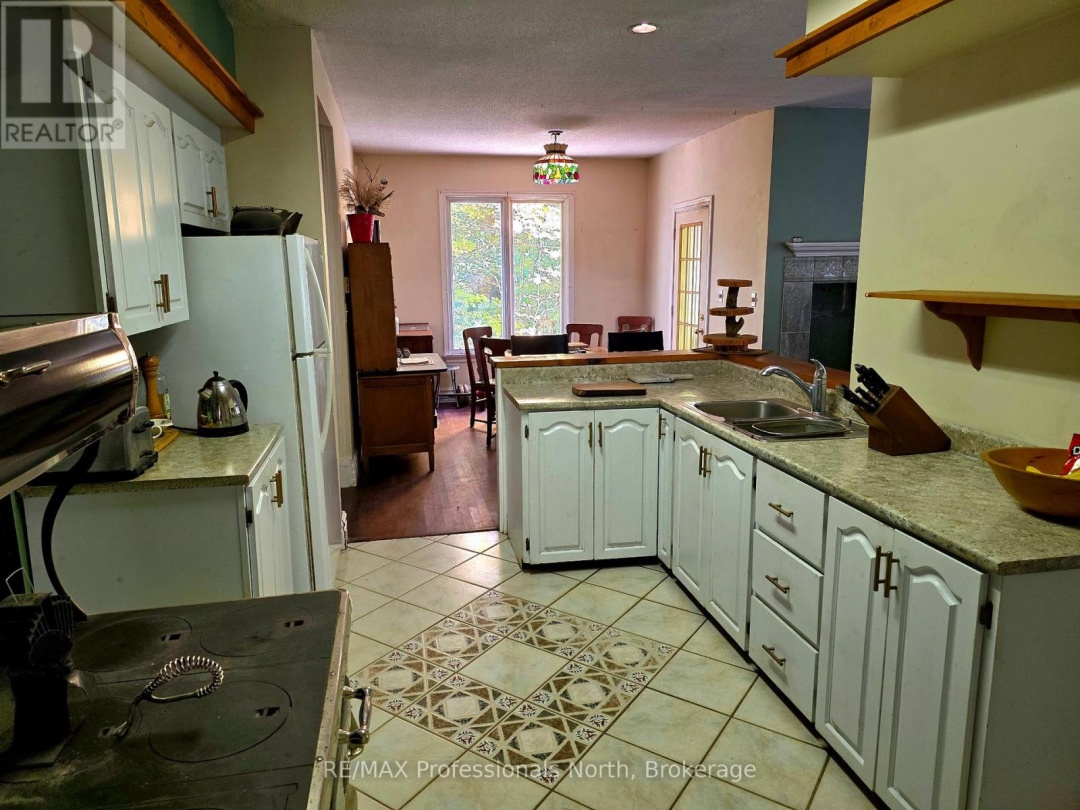92 CONCESSION 2 & 3 ROAD W, 