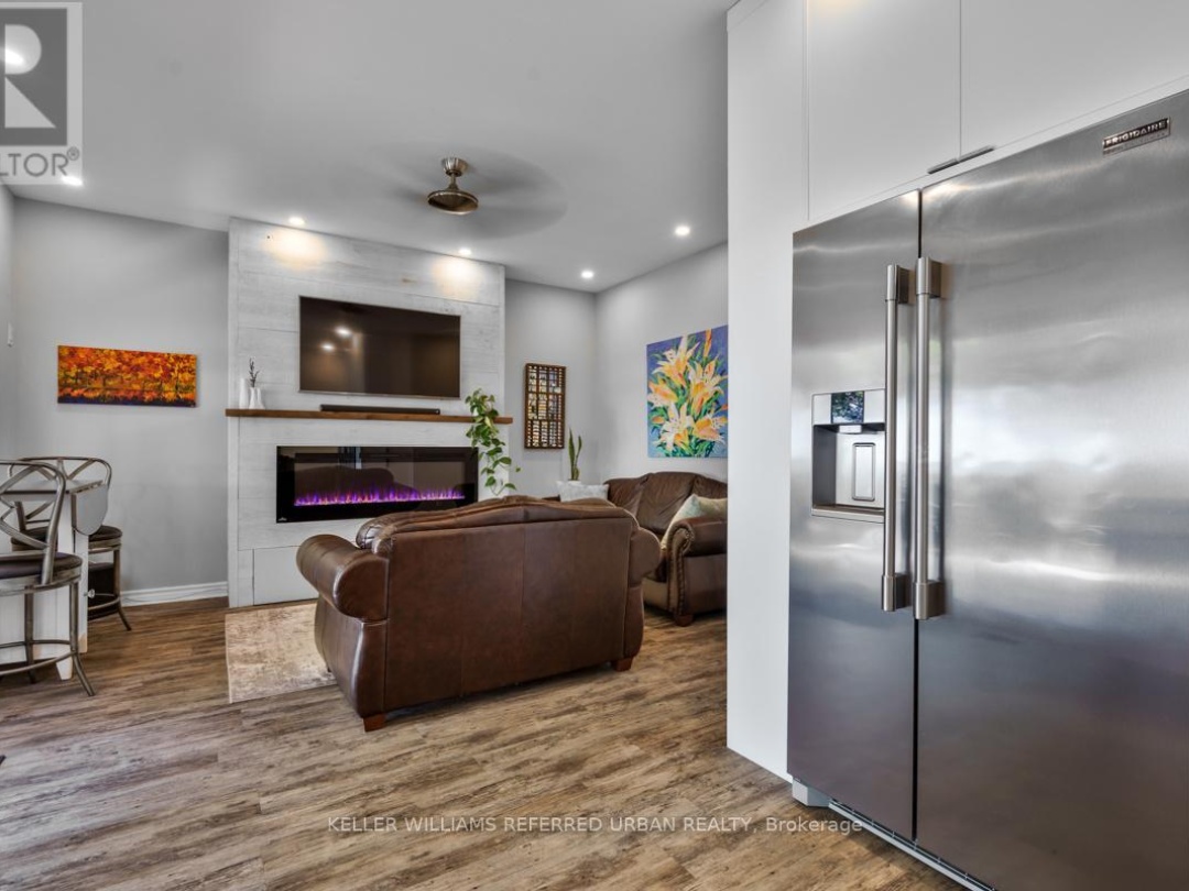 210 Morrison Avenue, Lake Simcoe