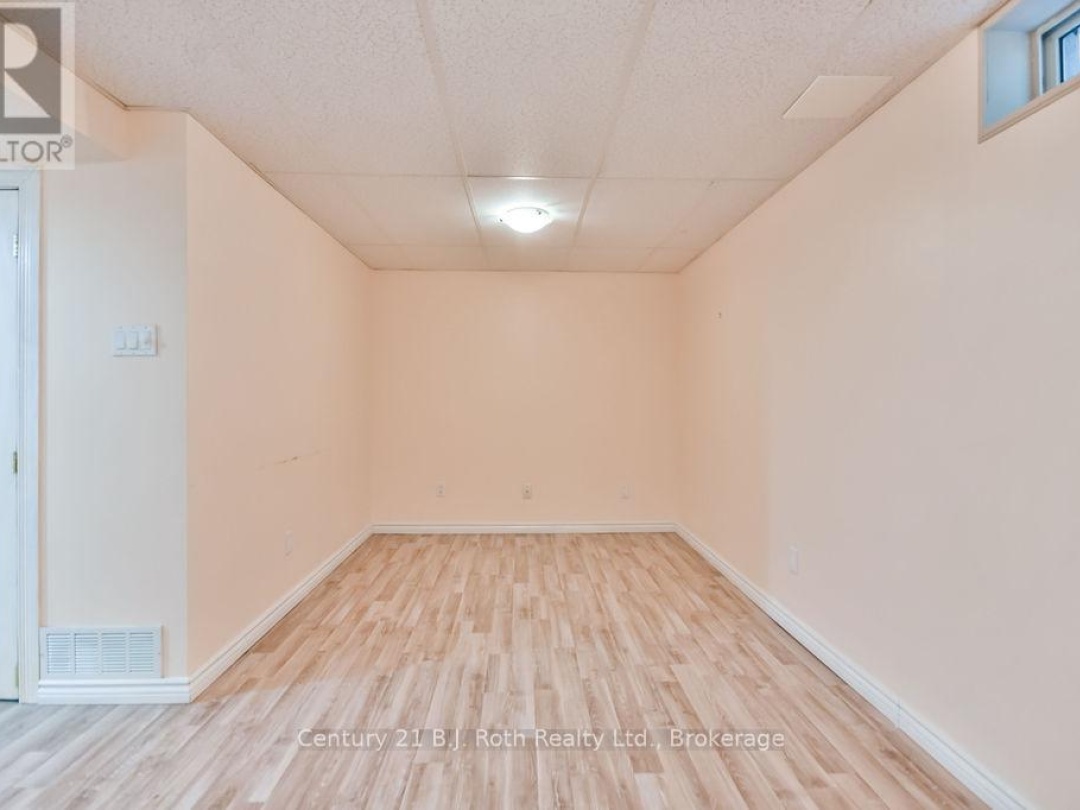 9 492 Laclie Street, Orillia