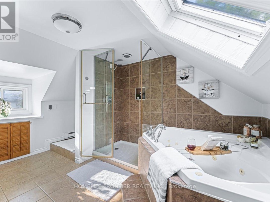 6 LAKEVIEW PARK ROAD, 