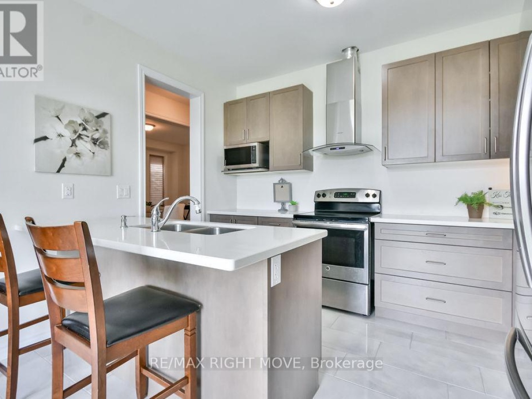 3117 Orion Boulevard, Orillia