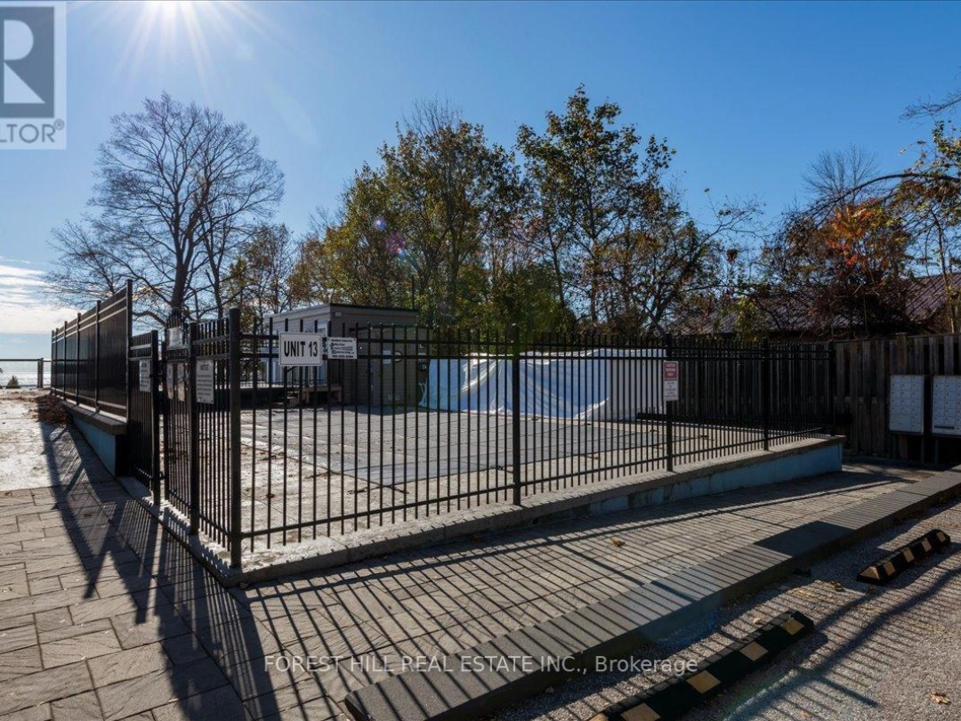 10 - 10 INVERMARA COURT, Lake Simcoe