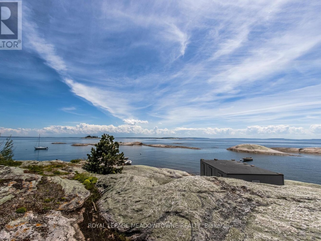 2 3700 THE TABLE ROCK ISLANDS, 