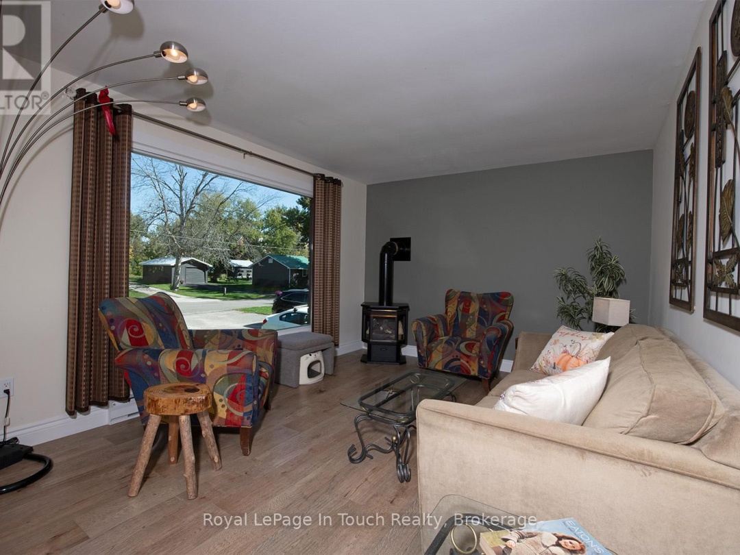 8 CYRIL MARTIN PLACE, 