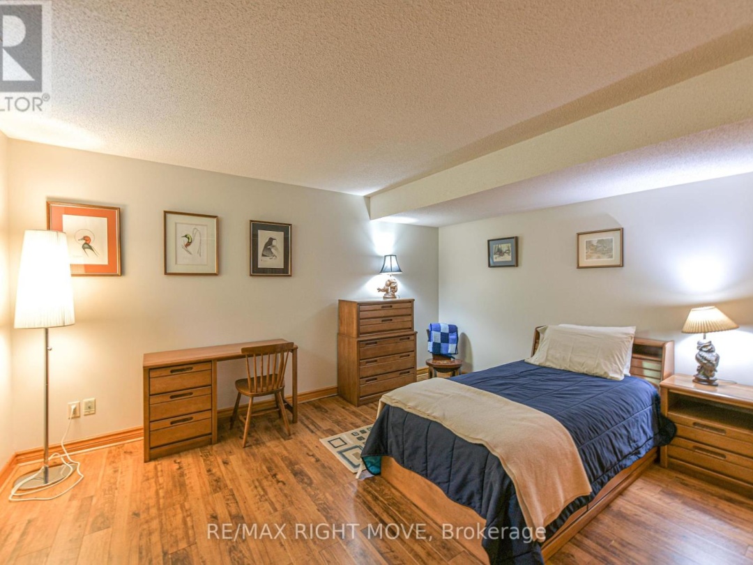 1892 CARRIAGE COURT, 