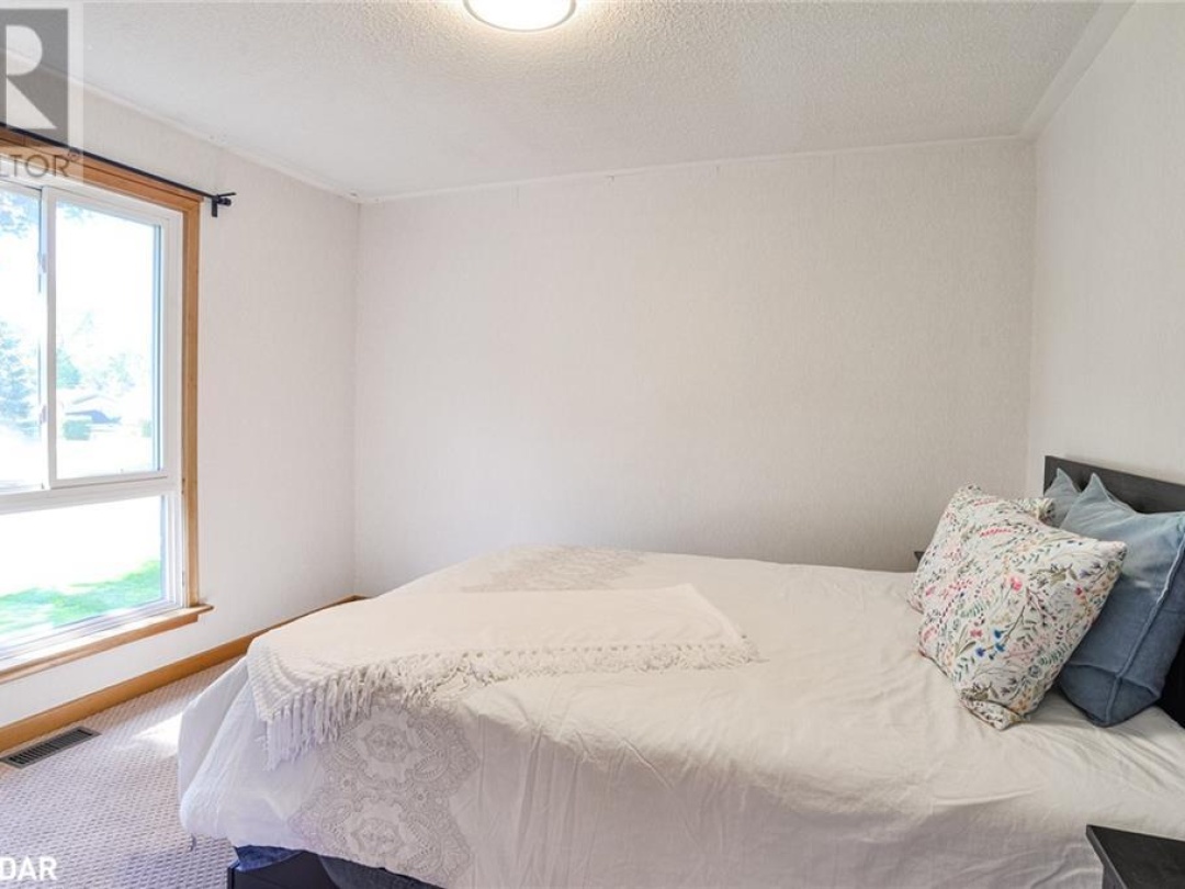 35 OLD INDIAN Trail, 