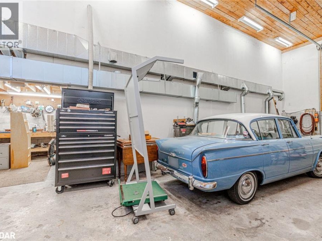 1564 HONEY HARBOUR ROAD, 