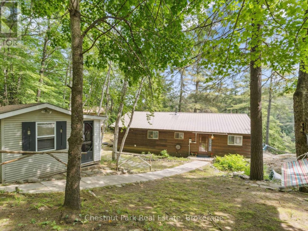 1082 MAPLEWOOD ROAD E, 