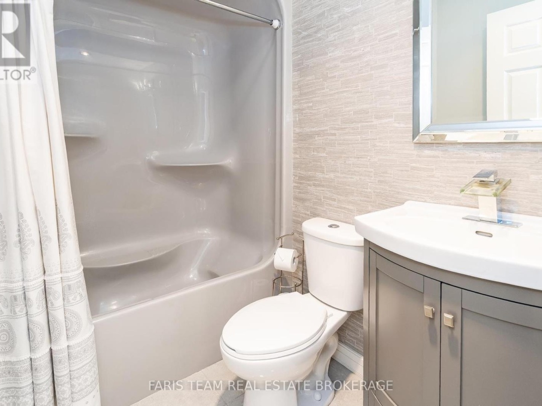 249 MEDONTE SIDEROAD 2, 