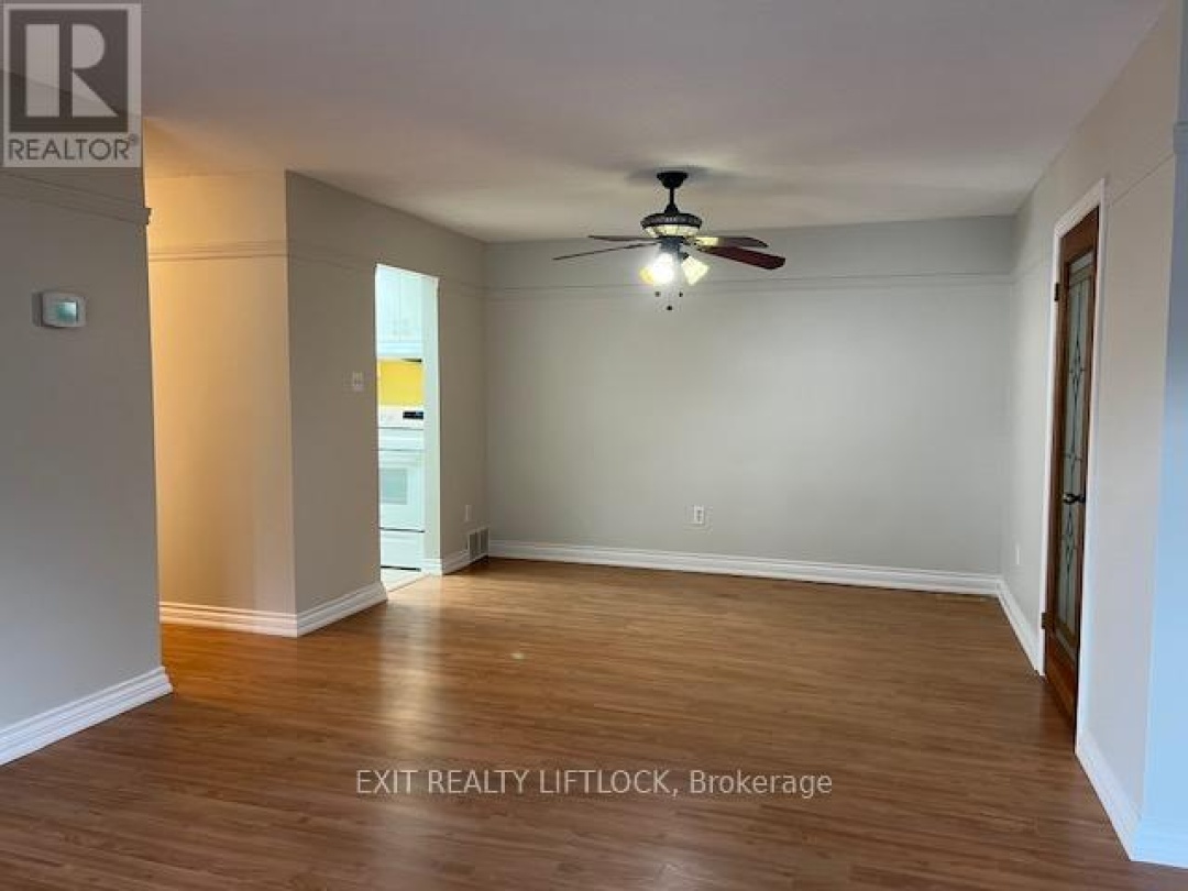 401 - 200 EAST STREET S, 