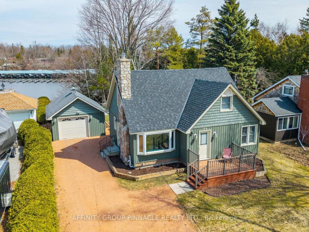88 Simcoe Street, Lake Simcoe