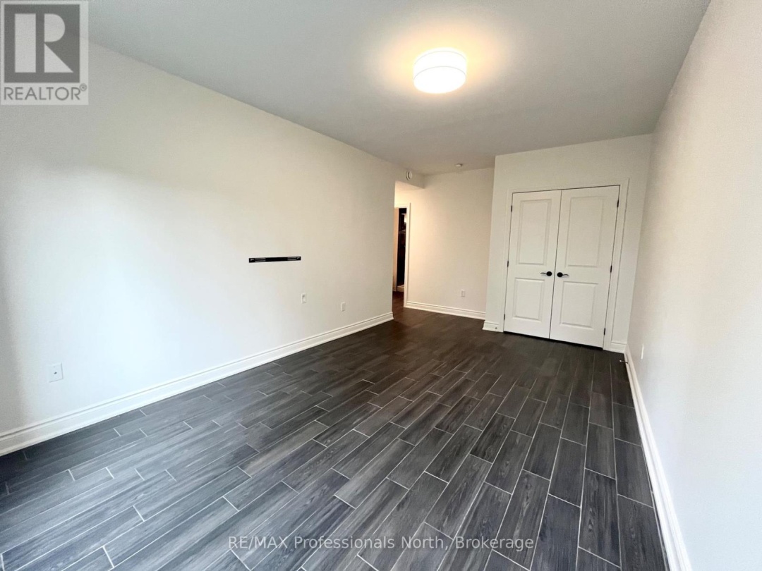 204 - 4 LAKE AVENUE, 